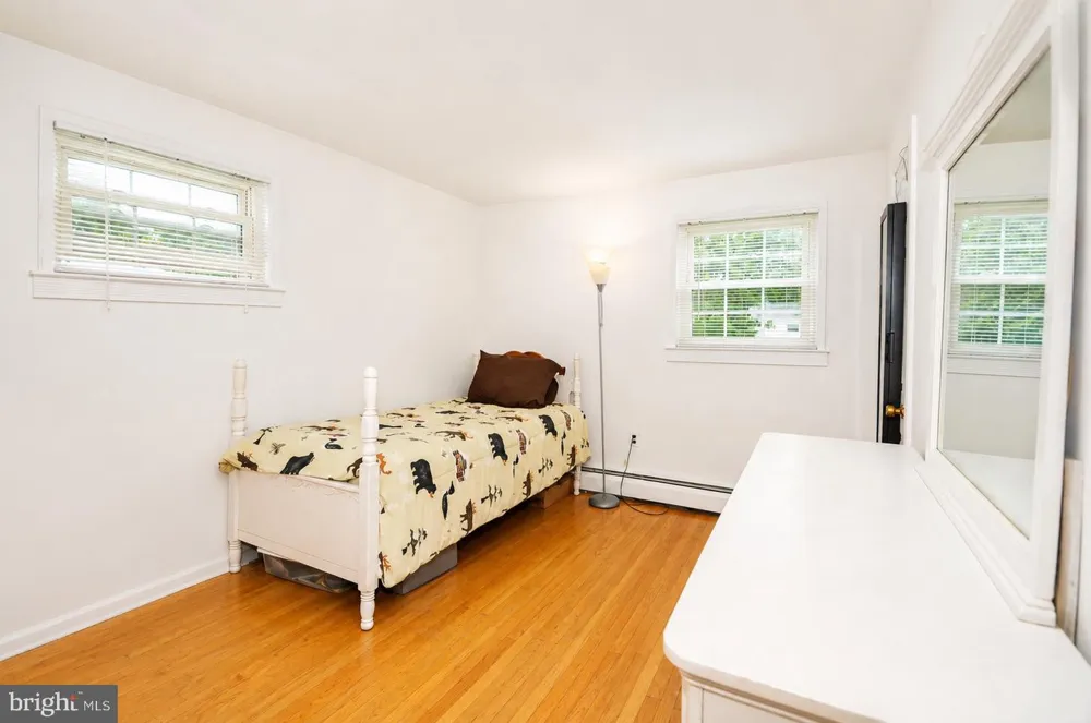 1091 LOG COLLEGE DRIVE Warminster, PA 18974