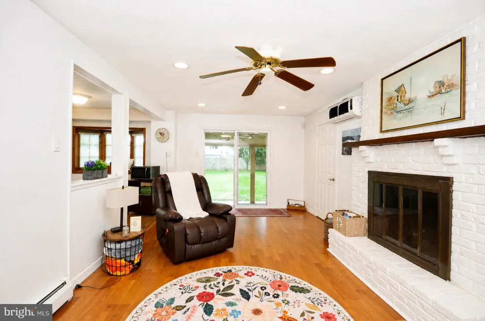 1091 LOG COLLEGE DRIVE Warminster, PA 18974