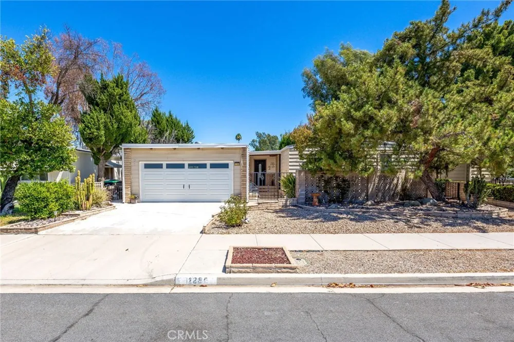 1280 Brentwood Hemet, CA 92545