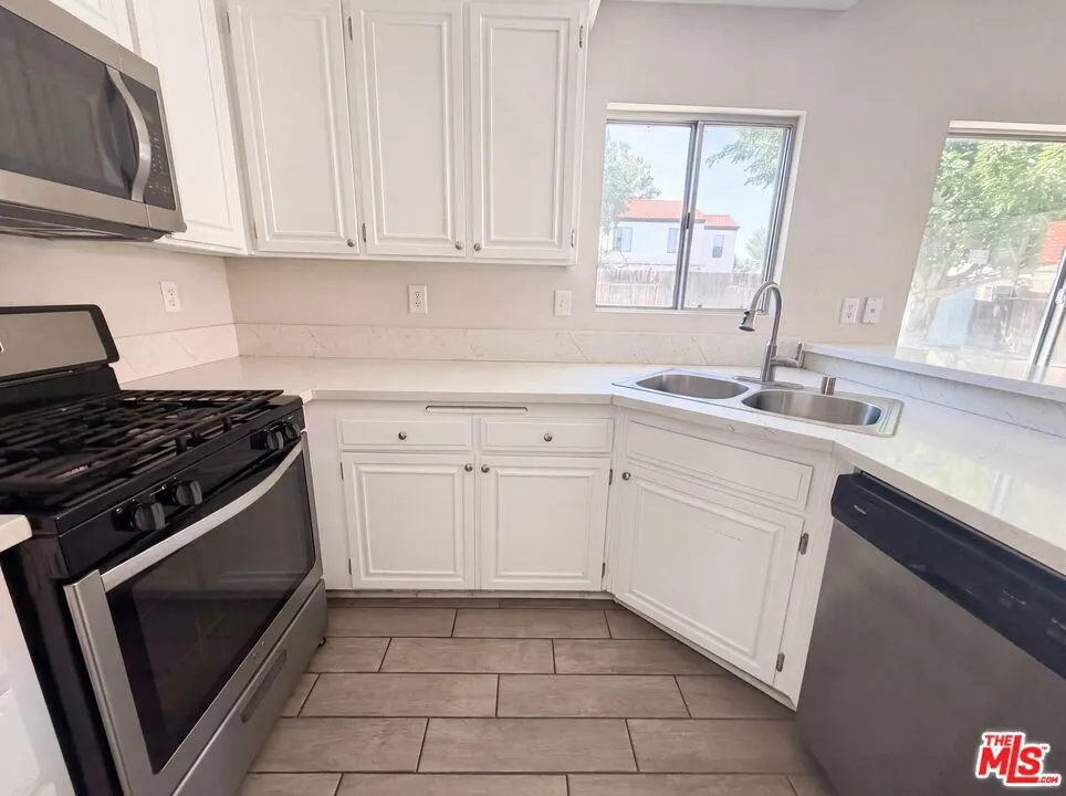 4256 Trenton Avenue Palmdale, CA 93552