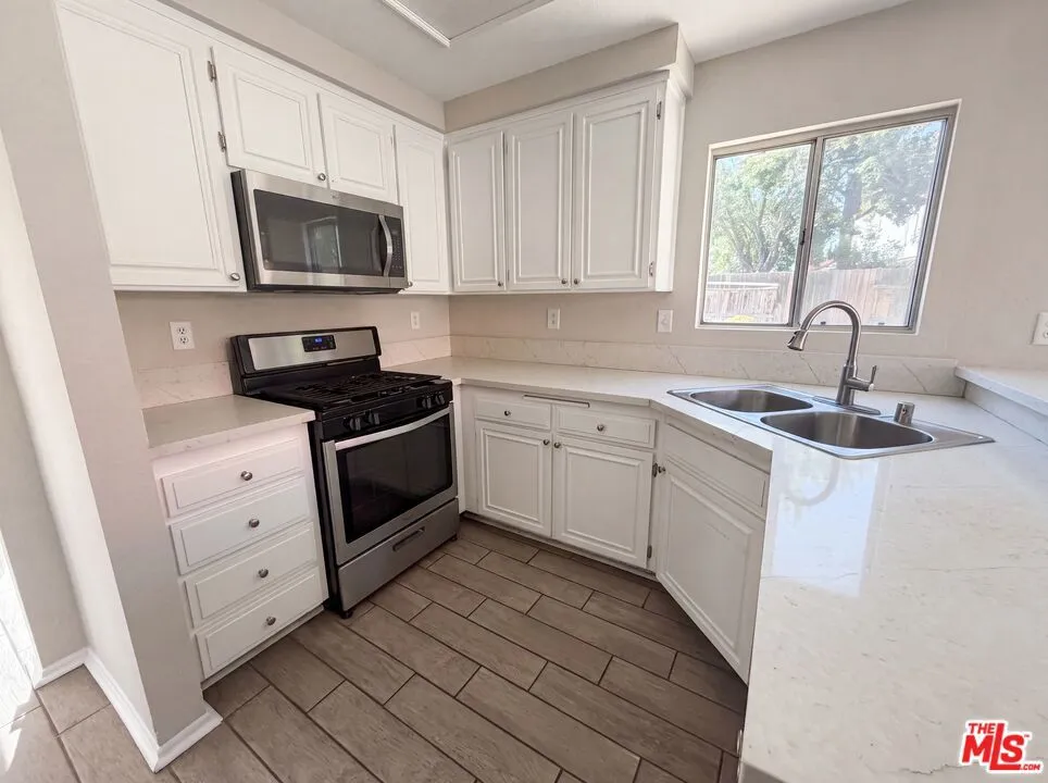 4256 Trenton Avenue Palmdale, CA 93552