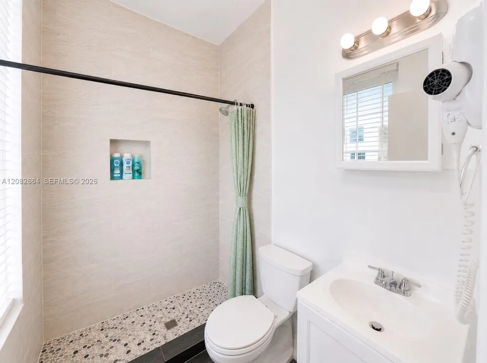 3025 Indian Creek Dr #310 Miami Beach, FL 33140