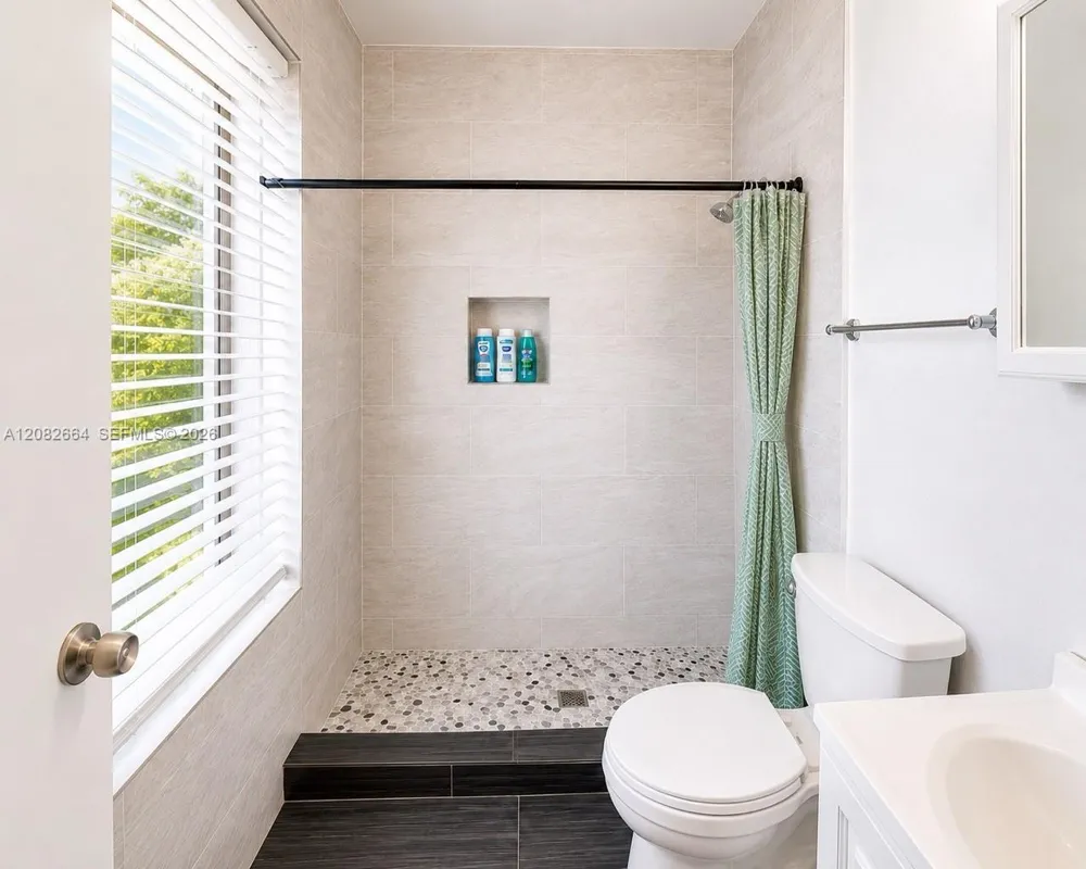 3025 Indian Creek Dr #310 Miami Beach, FL 33140