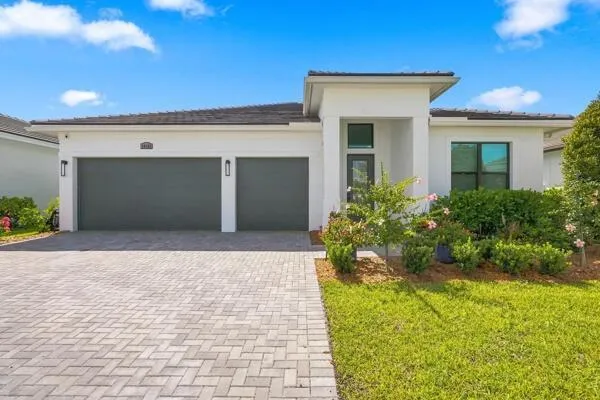 10105 SW Latium Way Port St. Lucie, FL 34987