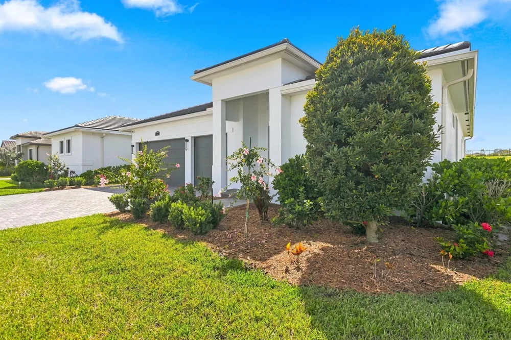 10105 SW Latium Way Port St. Lucie, FL 34987