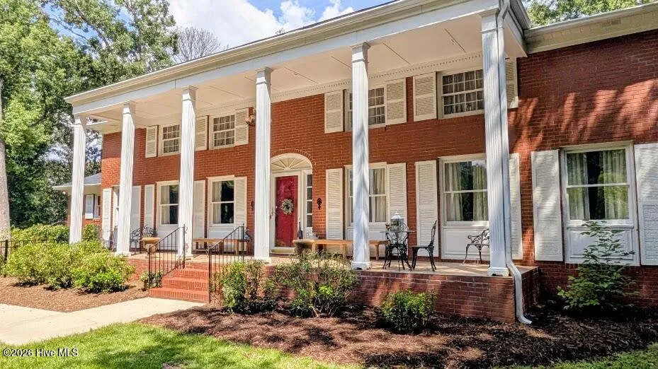 201 S Main Street Mount Gilead, NC 27306