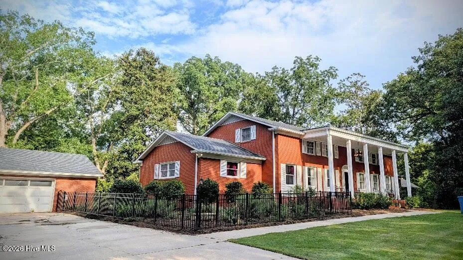 201 S Main Street Mount Gilead, NC 27306