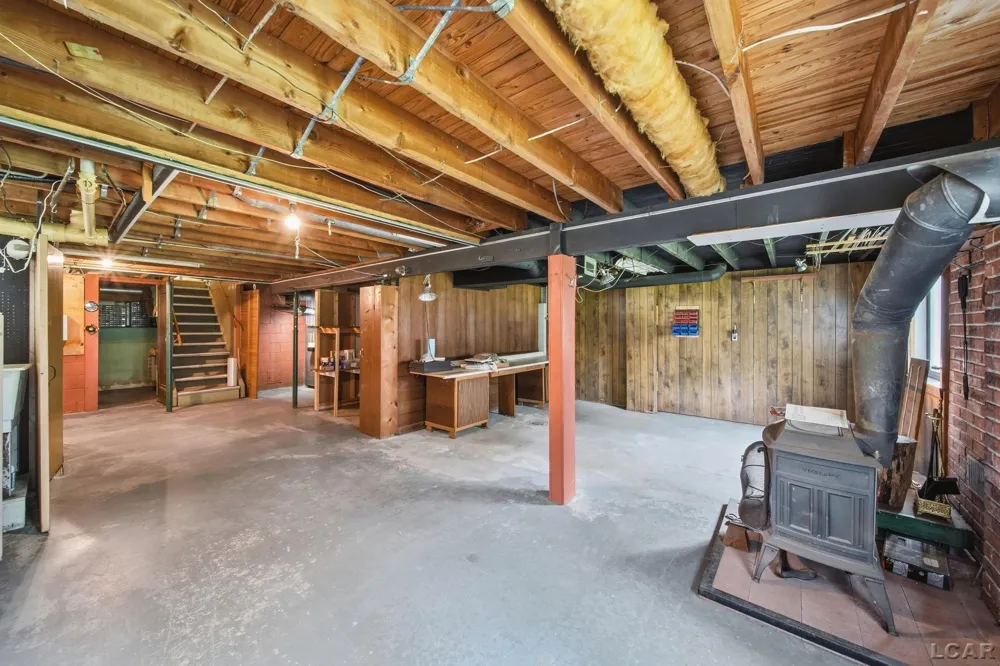 2787 Lenawee Hills Highway Adrian Township, MI 49221