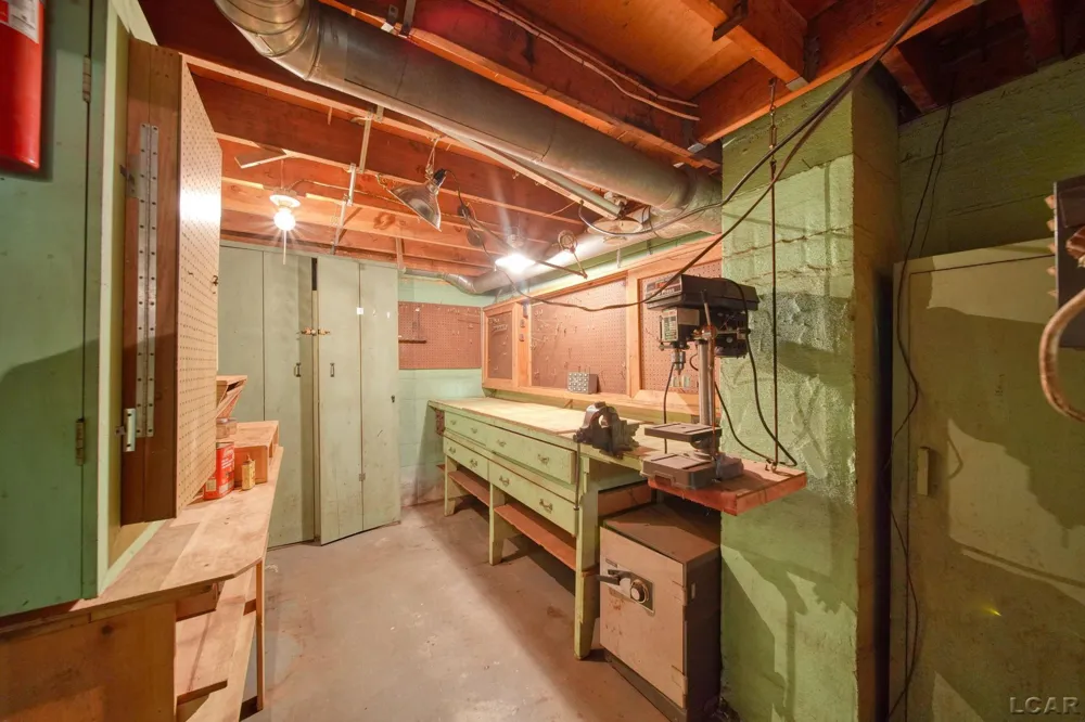 2787 Lenawee Hills Highway Adrian Township, MI 49221
