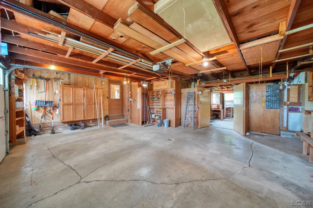 2787 Lenawee Hills Highway Adrian Township, MI 49221