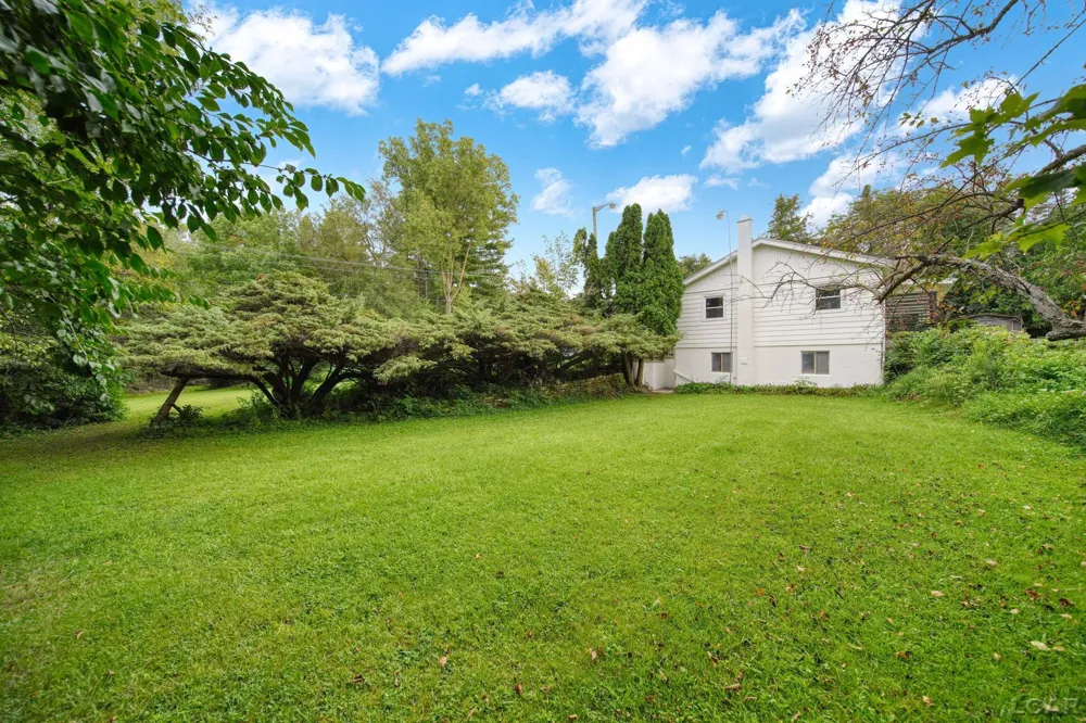 2787 Lenawee Hills Highway Adrian Township, MI 49221