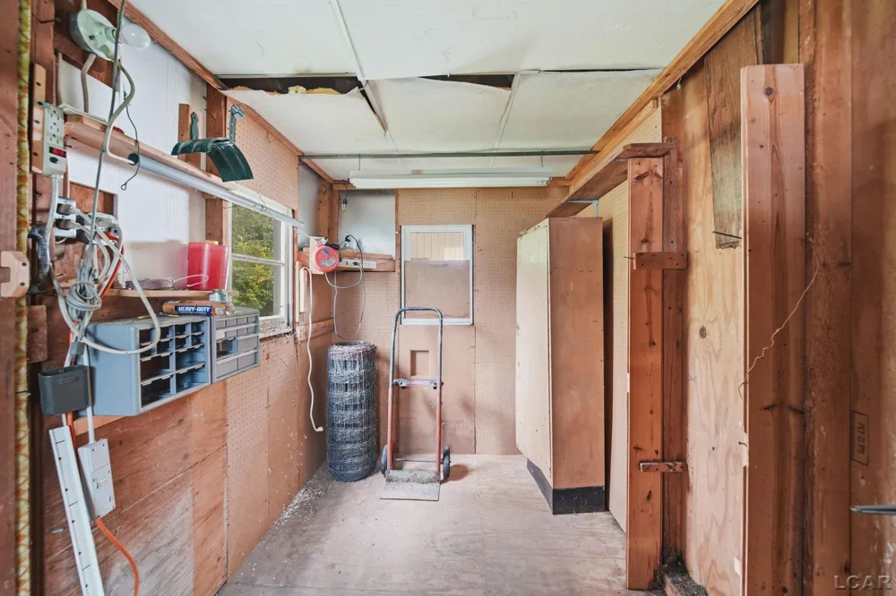 2787 Lenawee Hills Highway Adrian Township, MI 49221