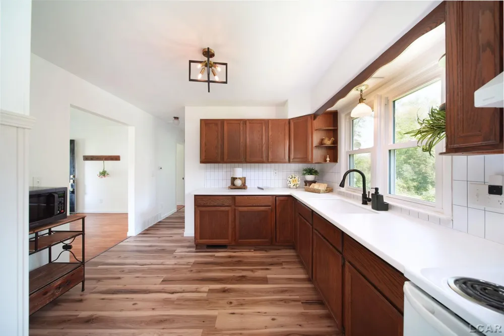 2787 Lenawee Hills Highway Adrian Township, MI 49221
