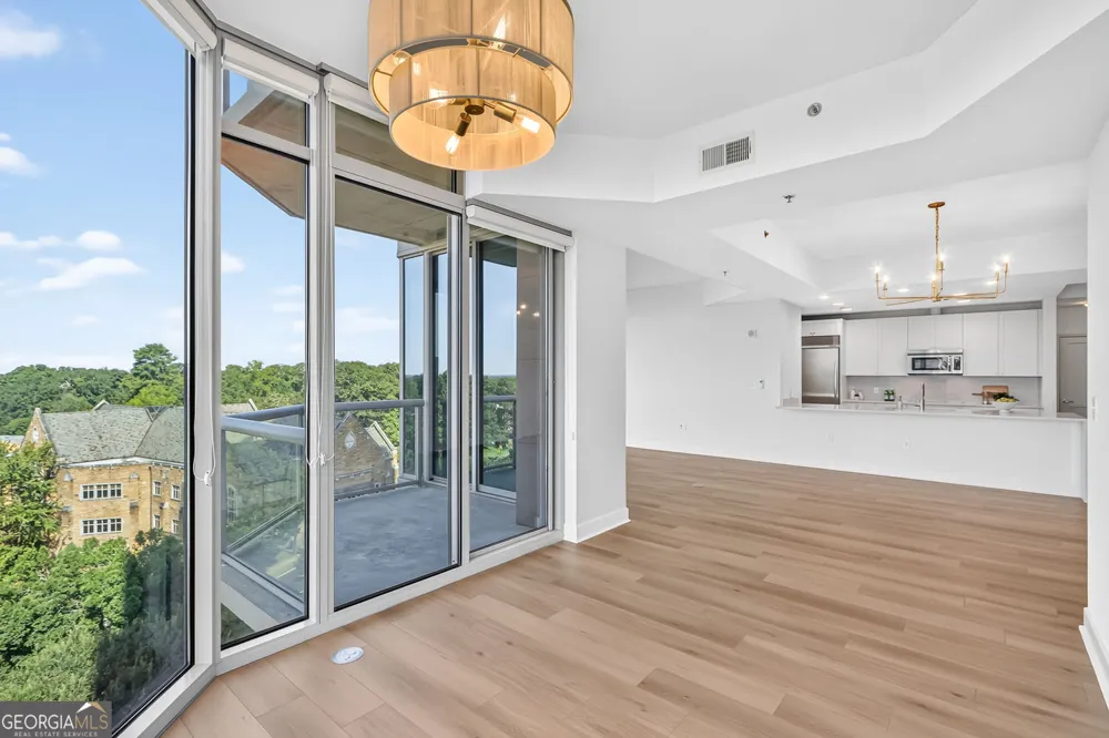 2795 Peachtree RD NE Atlanta, GA 30305