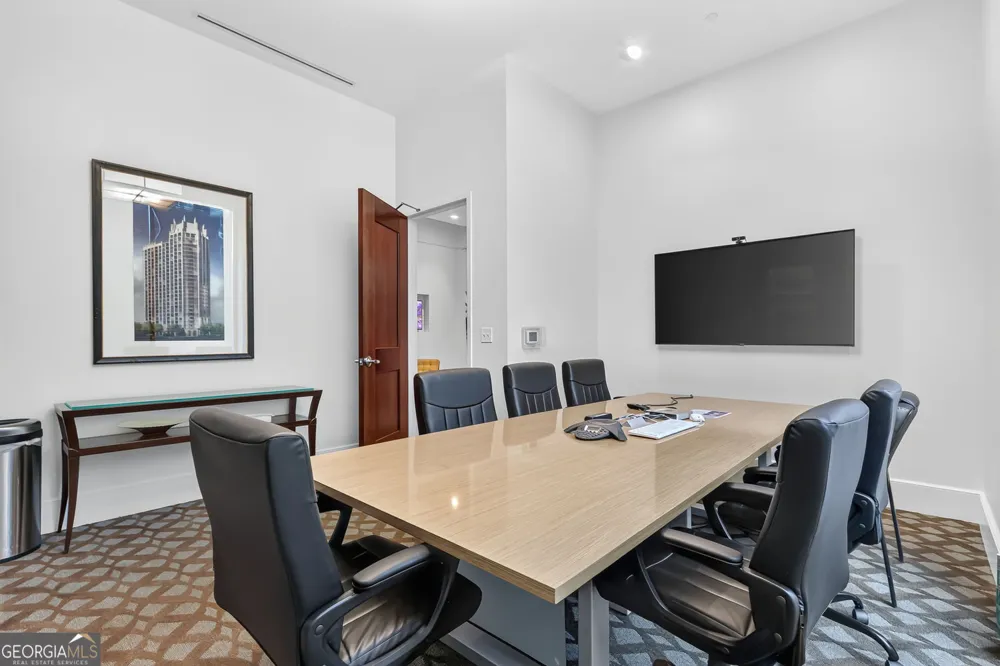 2795 Peachtree RD NE Atlanta, GA 30305