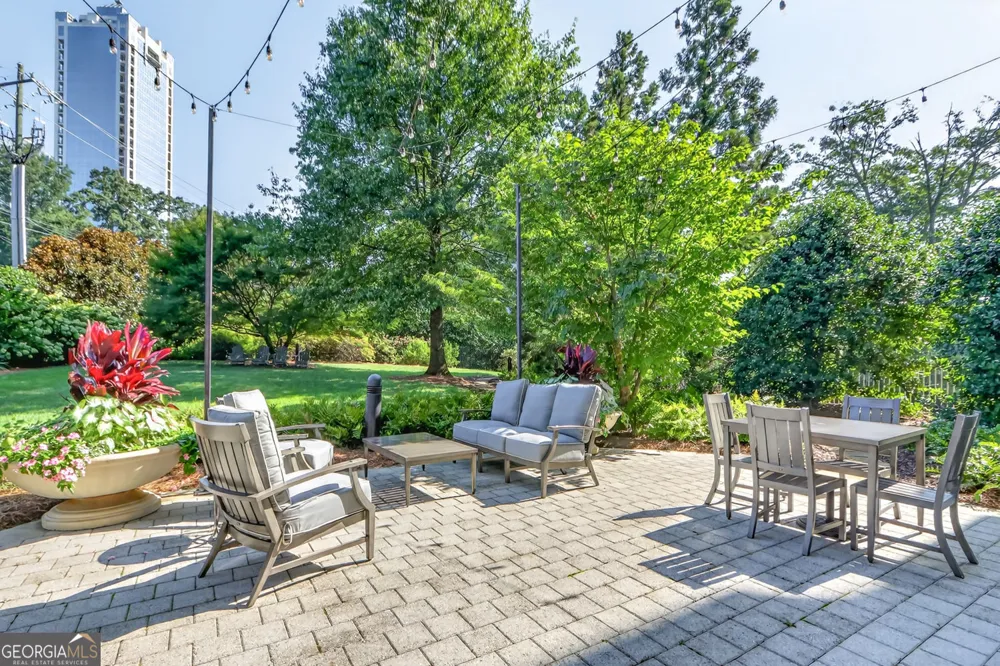 2795 Peachtree RD NE Atlanta, GA 30305