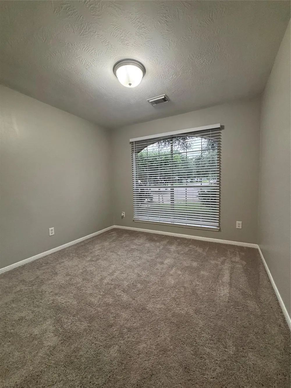 1702 Oak Ridge Drive Kemah, TX 77565