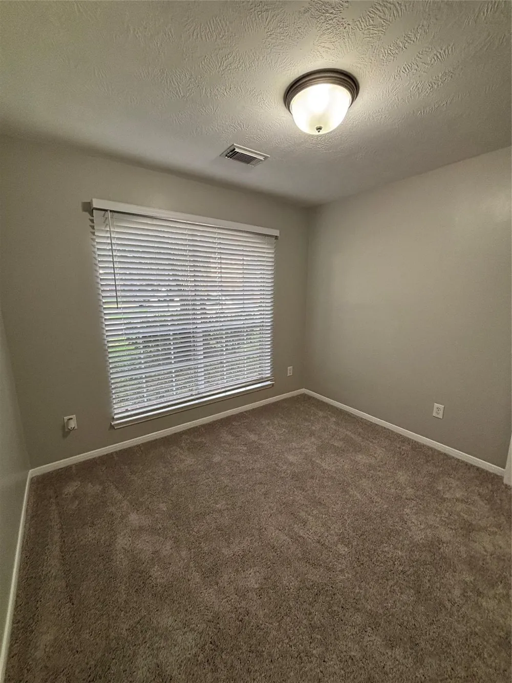 1702 Oak Ridge Drive Kemah, TX 77565
