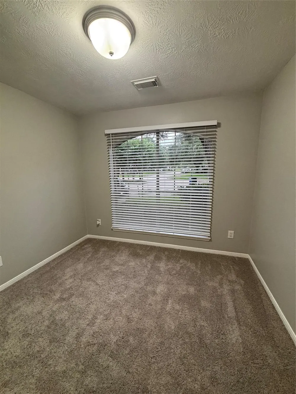 1702 Oak Ridge Drive Kemah, TX 77565
