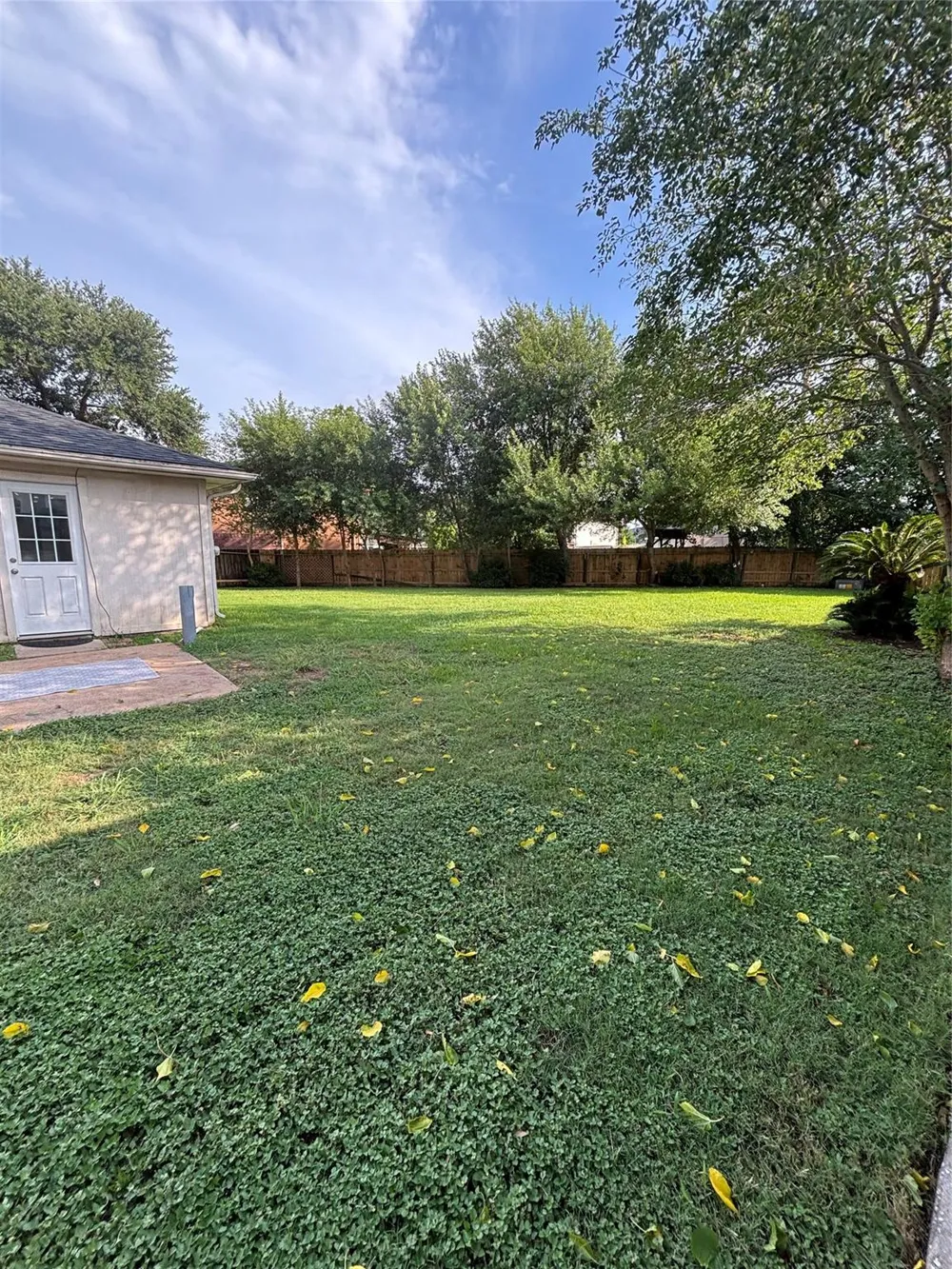 1702 Oak Ridge Drive Kemah, TX 77565