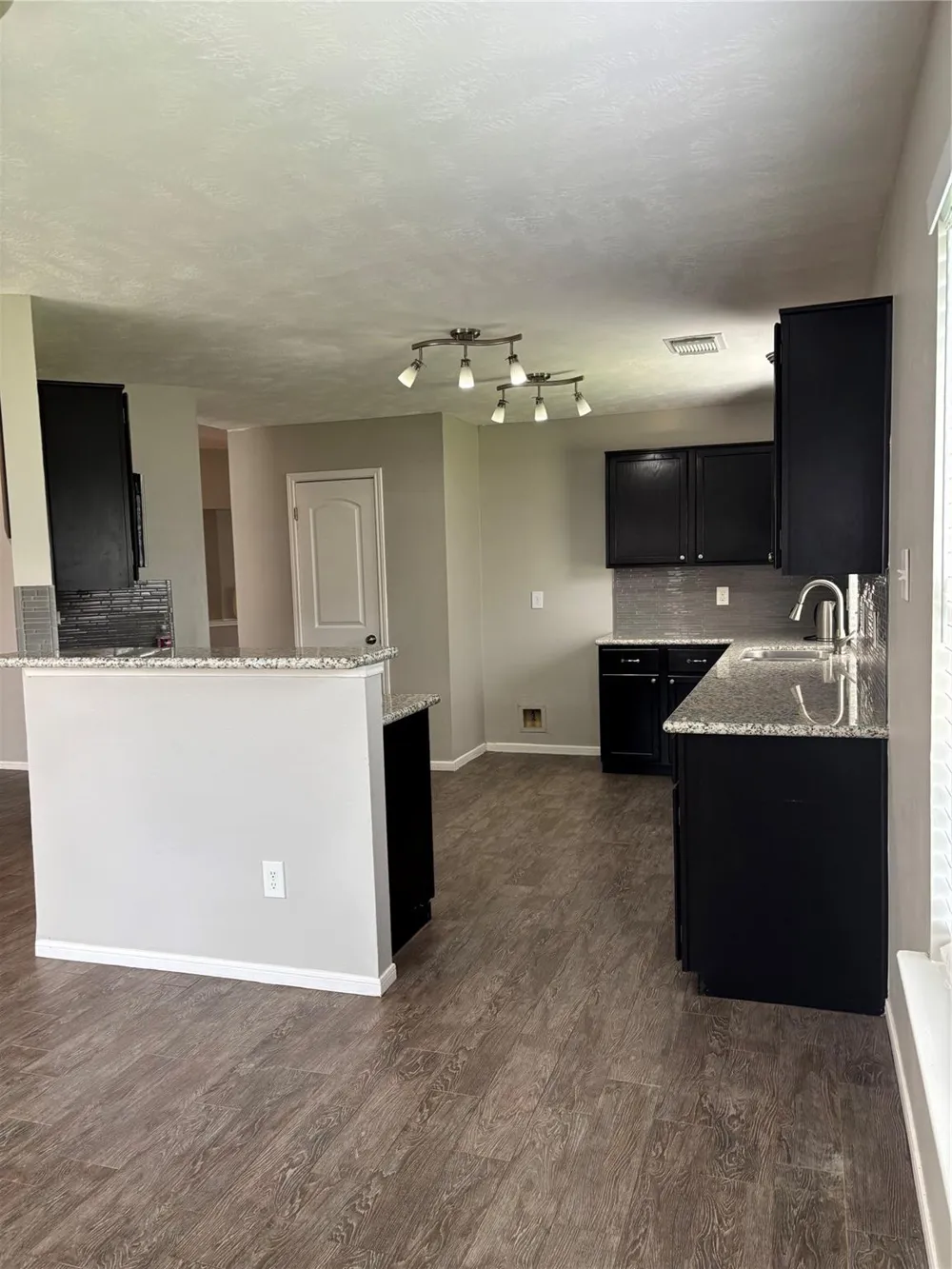 1702 Oak Ridge Drive Kemah, TX 77565