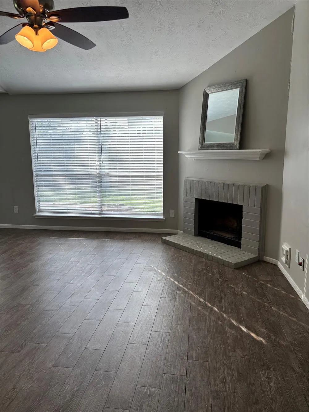 1702 Oak Ridge Drive Kemah, TX 77565