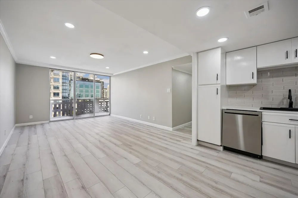 2016 Main Street #903 Houston, TX 77002