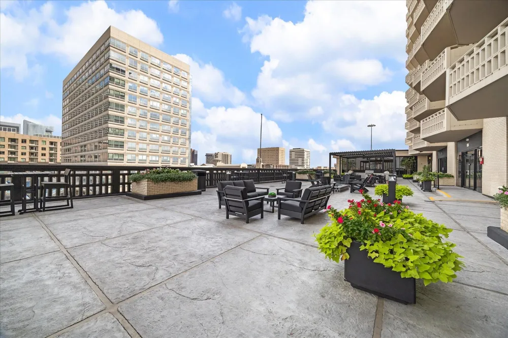 2016 Main Street #903 Houston, TX 77002