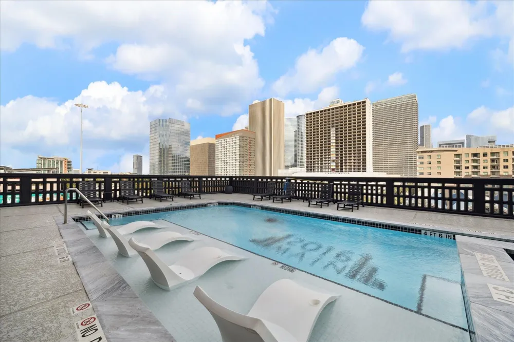 2016 Main Street #903 Houston, TX 77002