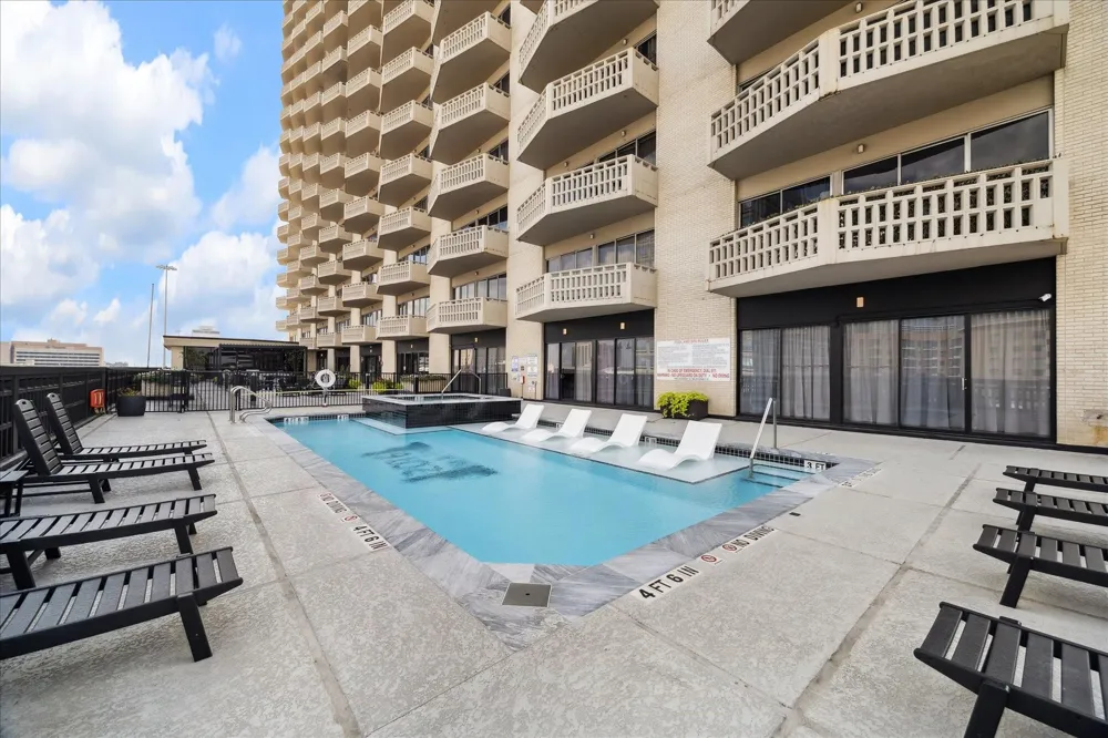 2016 Main Street #903 Houston, TX 77002