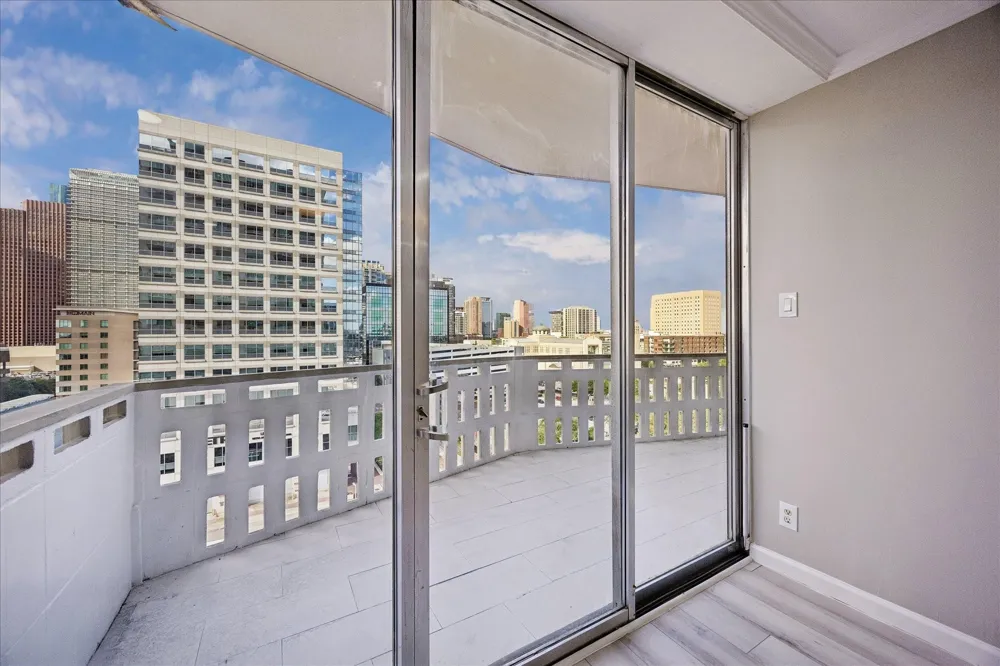 2016 Main Street #903 Houston, TX 77002