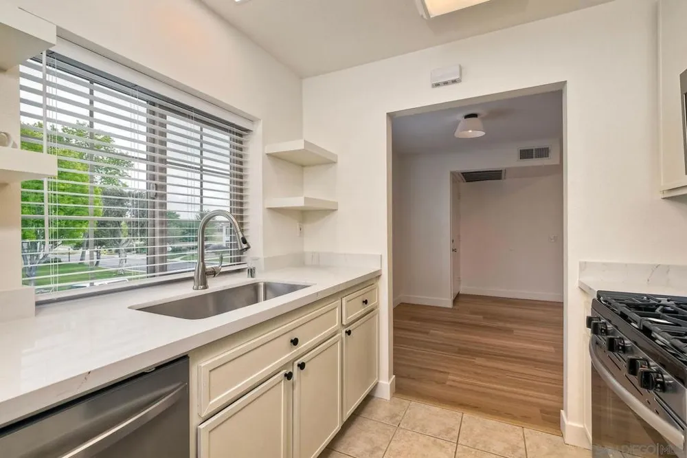 10910 Summerdale Way #340 San Diego, CA 92126