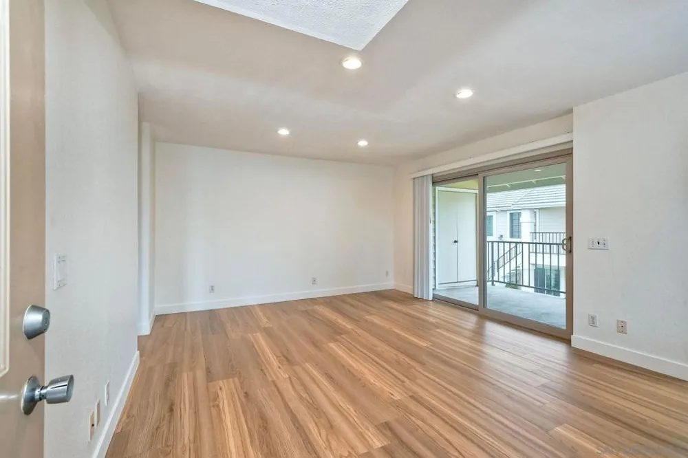 10910 Summerdale Way #340 San Diego, CA 92126