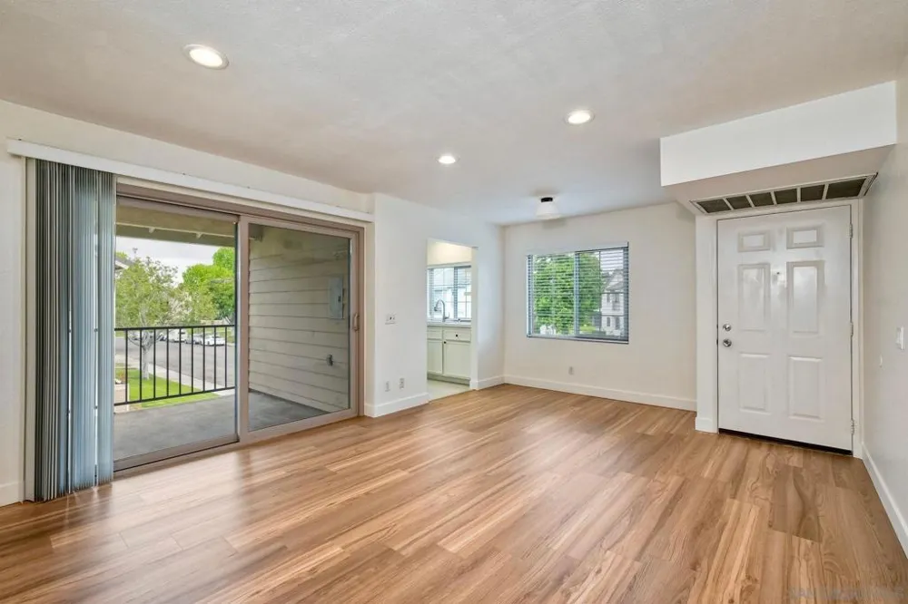 10910 Summerdale Way #340 San Diego, CA 92126