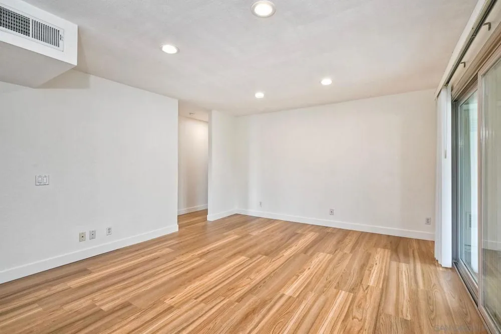 10910 Summerdale Way #340 San Diego, CA 92126