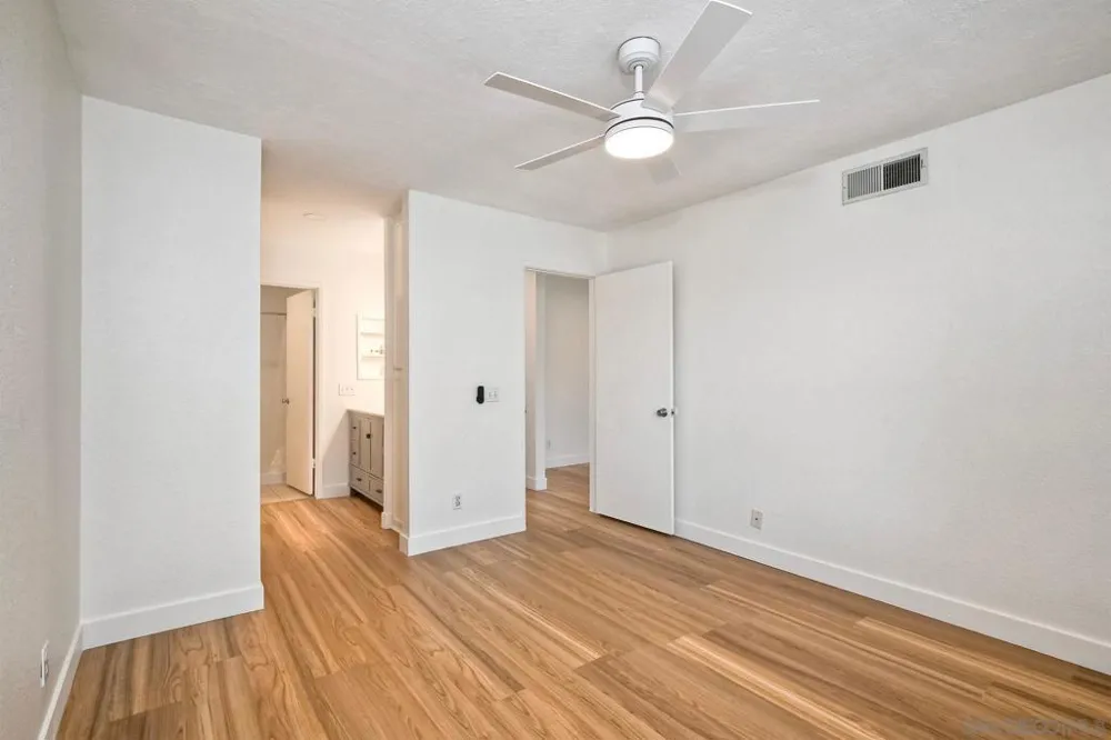 10910 Summerdale Way #340 San Diego, CA 92126