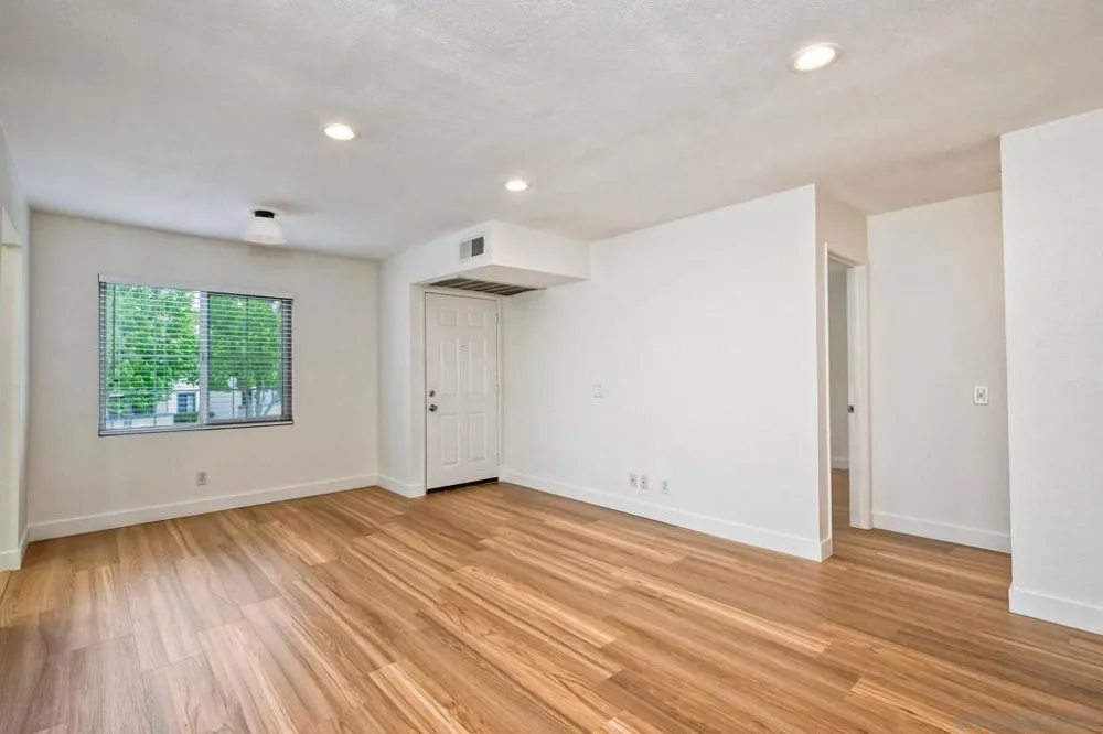 10910 Summerdale Way #340 San Diego, CA 92126