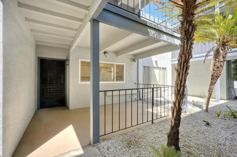 3612 Vista Bella #2 Oceanside, CA 92056