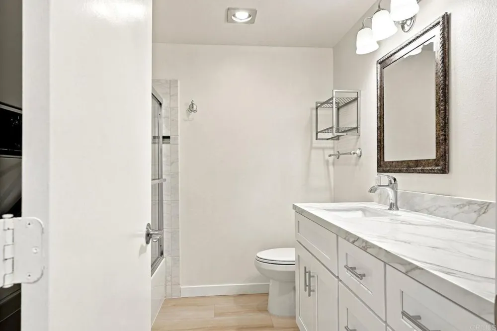 3612 Vista Bella #2 Oceanside, CA 92056