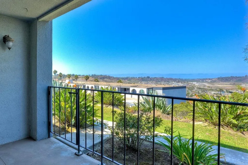 3612 Vista Bella #2 Oceanside, CA 92056