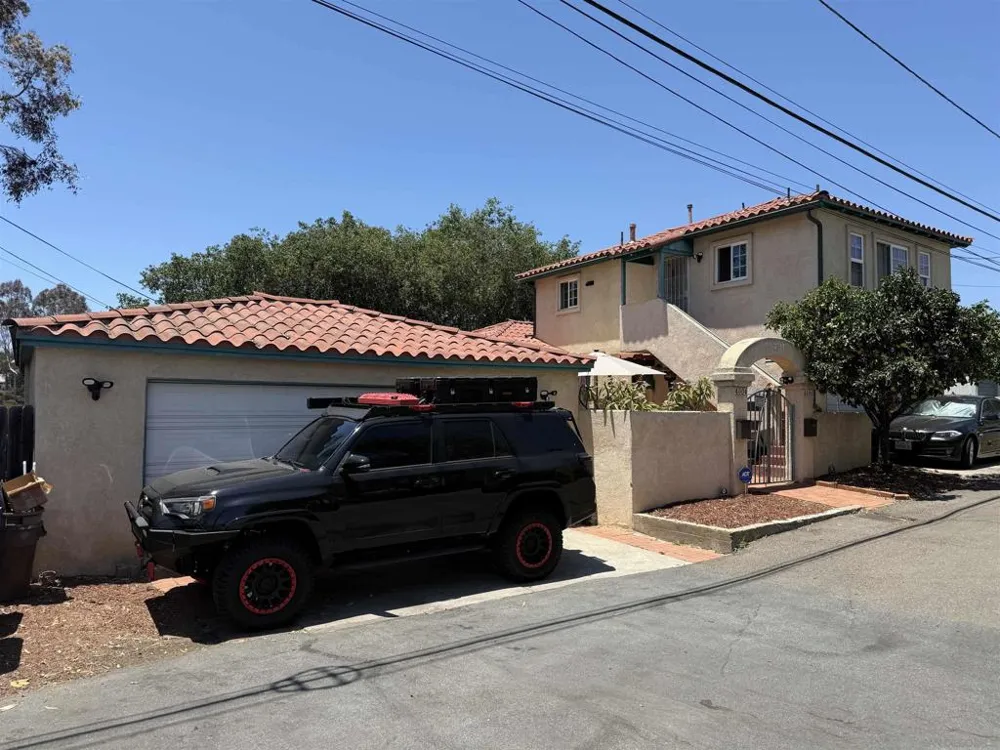 4004 Terrace Court San Diego, CA 92116