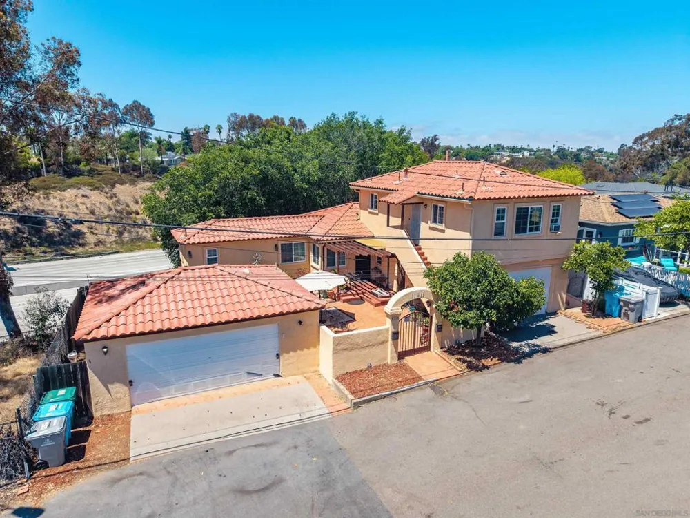4004 Terrace Court San Diego, CA 92116