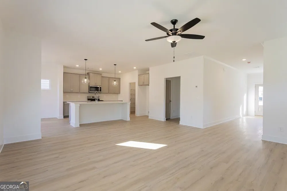 3041 Sea Aster WAY Buford, GA 30519
