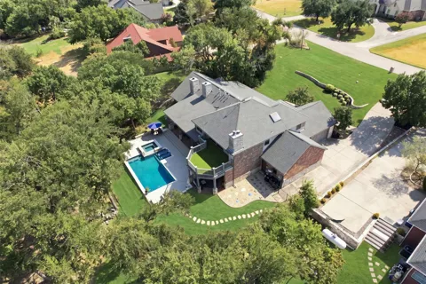 1537 Brook Lane