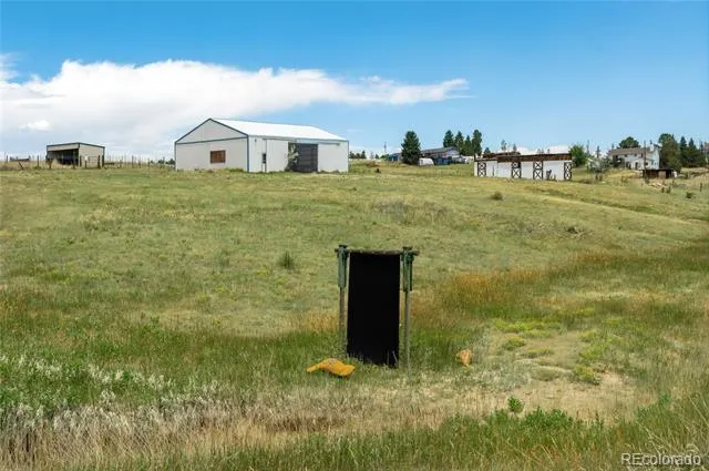 1825 Arabian Trail Elizabeth, CO 80107