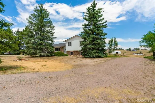 1825 Arabian Trail Elizabeth, CO 80107