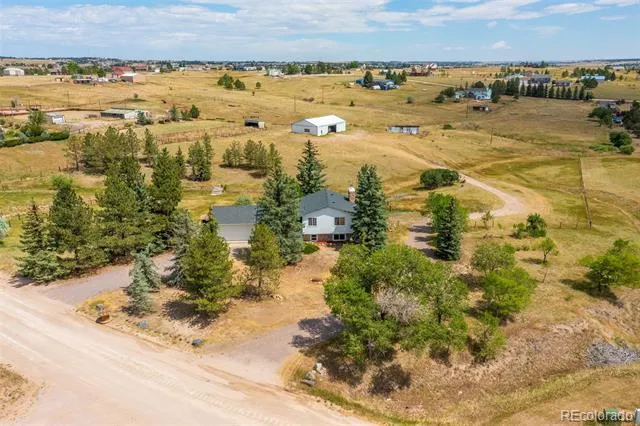 1825 Arabian Trail Elizabeth, CO 80107