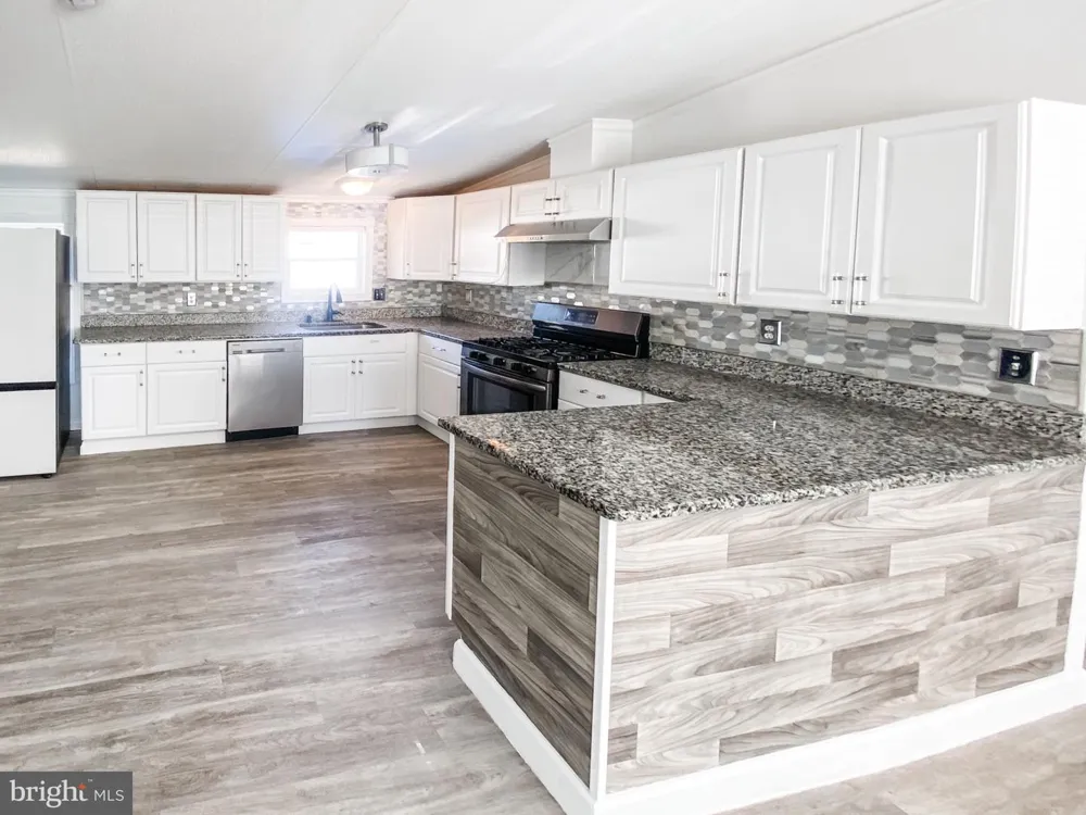 210 5TH STREET Lothian, MD 20711