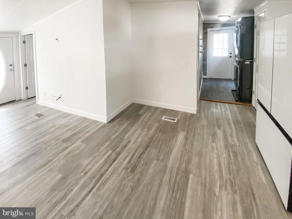 210 5TH STREET Lothian, MD 20711