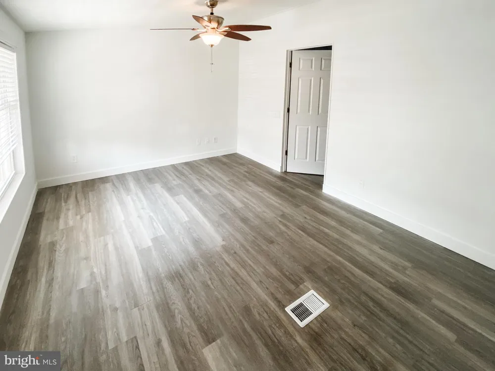210 5TH STREET Lothian, MD 20711
